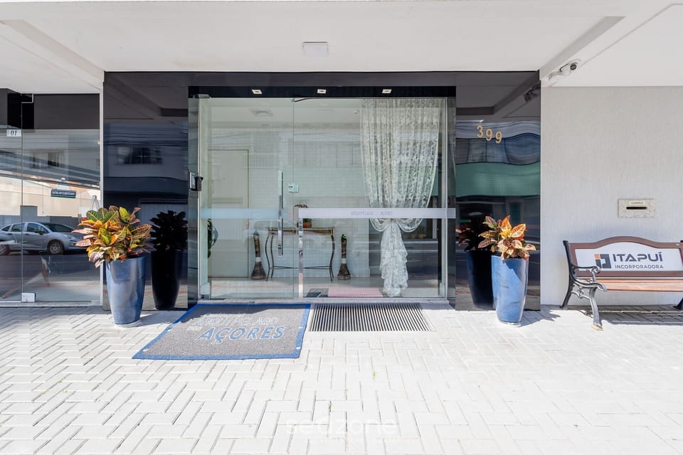 Basic Apartment | Exterior detail