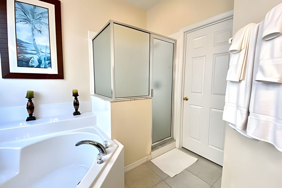 Hot Tub,Toilet