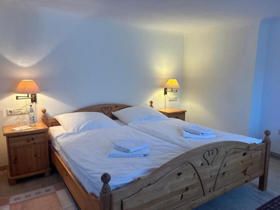Double Room | In-room safe, desk, free WiFi