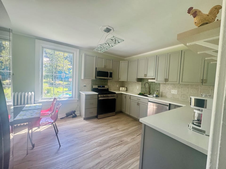 New, fully equipped kitchen