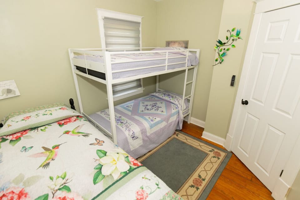 bedroom 2-bunk twin bed and a sigle twin bed