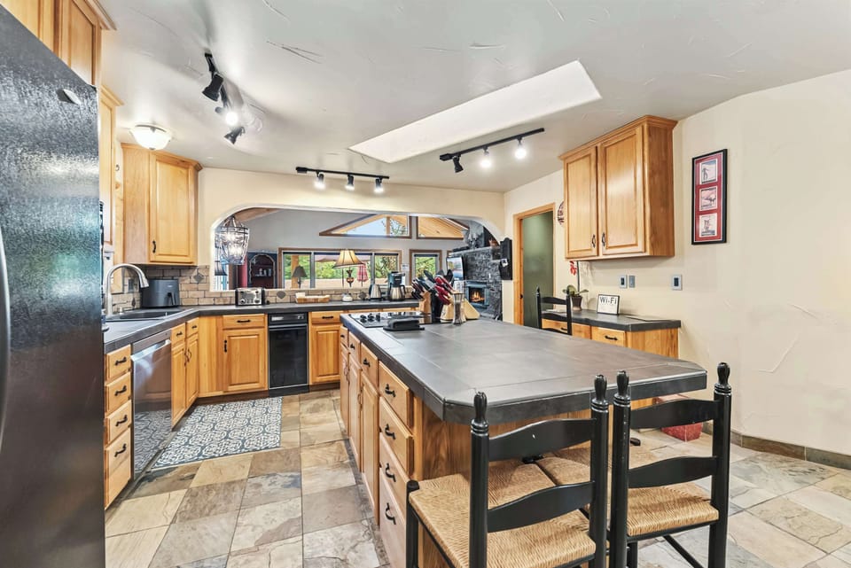 Kitchen: Drip coffee maker, Keurig, Crockpot, air fryer, blender, waffle maker, cooking utensils, tableware