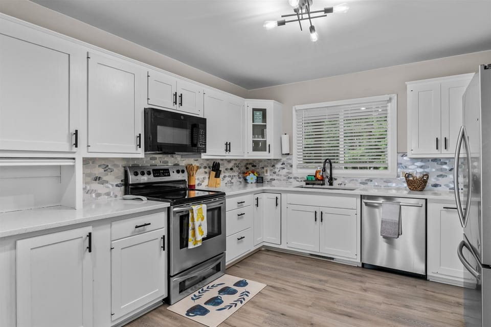 Kitchen with stainless steel appliances 