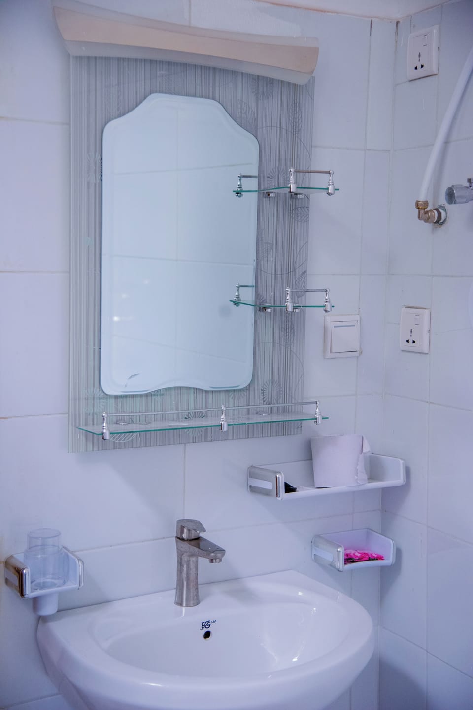 Deluxe Room, Mountain View | Bathroom | Shower, free toiletries, hair dryer (on request), bathrobes