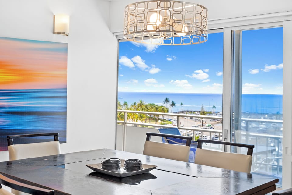 Standard Apartment, Lanai, Ocean View | In-room dining
