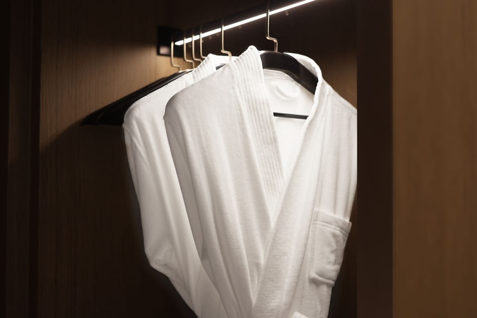 Deluxe Double Room | Bathroom | Shower, bathrobes, slippers, towels