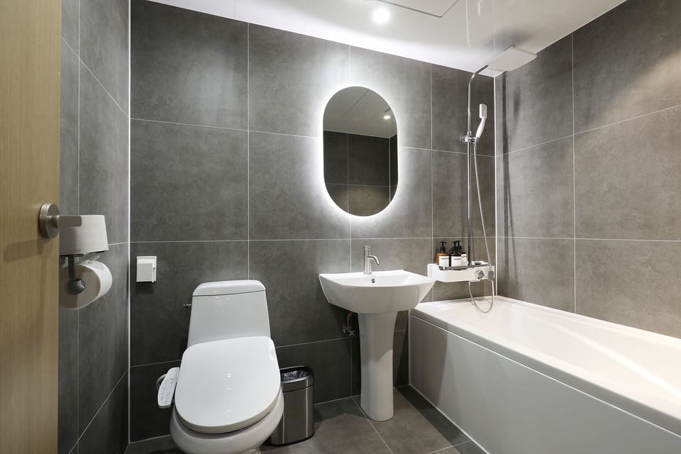 Family Twin Room, City View | Desk, soundproofing, free WiFi