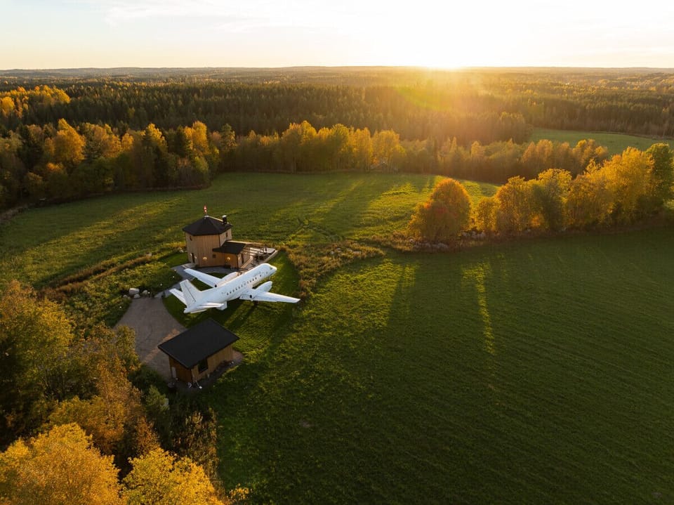 Airplane & Villa landscape