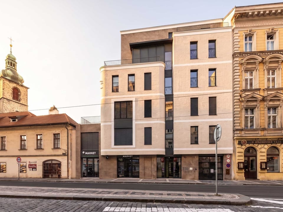 The street and building where is your apartment located