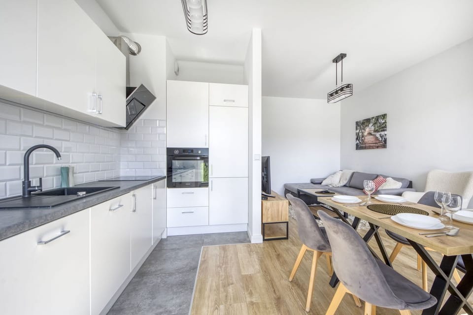 Deluxe Apartment, Balcony, Garden View | Private kitchen | Electric kettle