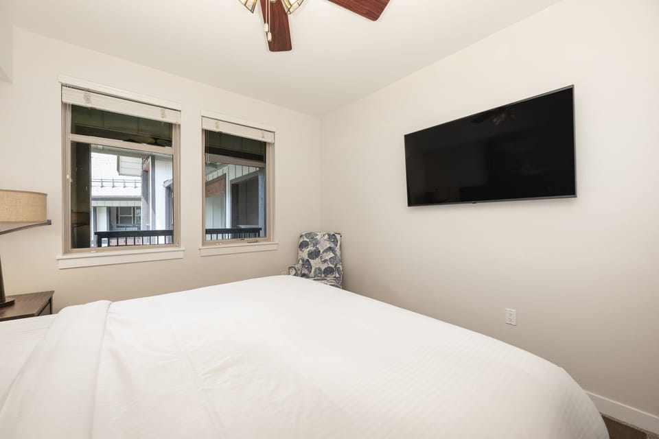 Condo, 1 Bedroom | 1 bedroom, iron/ironing board, WiFi (free)
