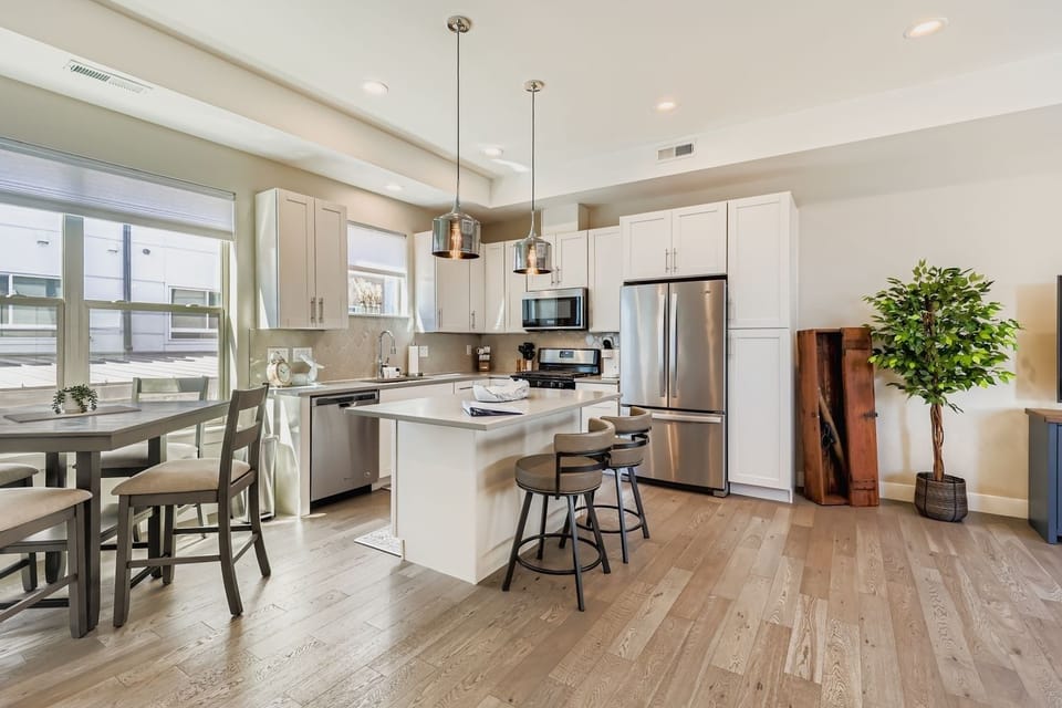 House, 2 Bedrooms | Private kitchen | Fridge, oven, coffee/tea maker, toaster