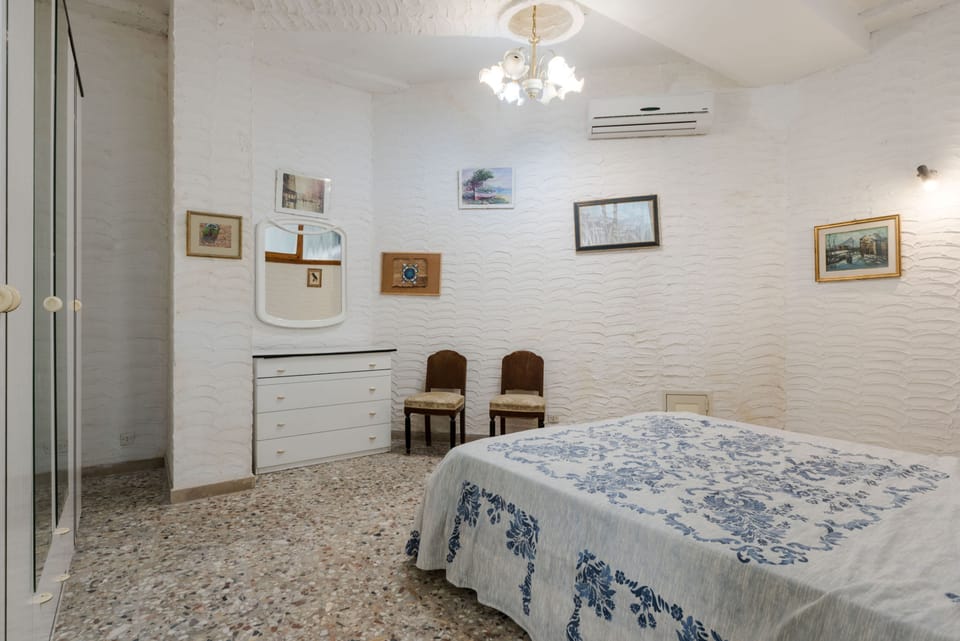 House | 1 bedroom