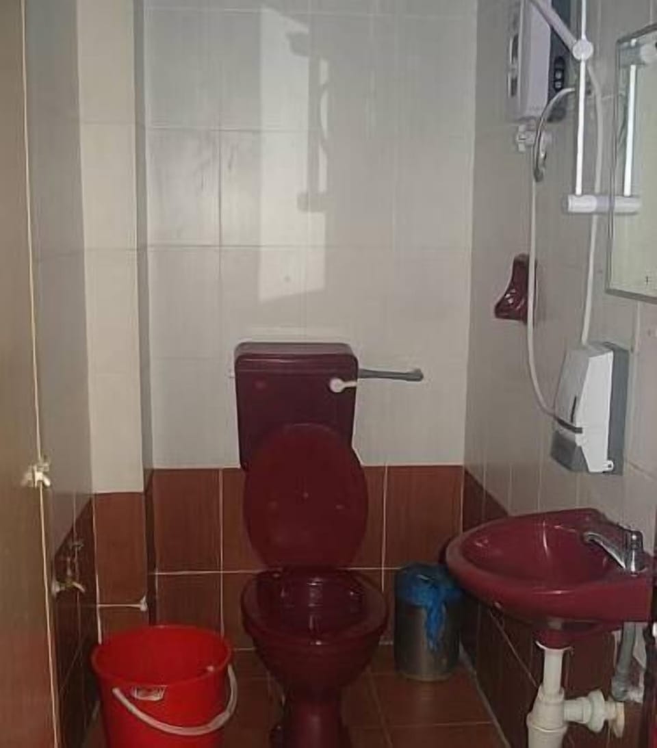 Shower, towels