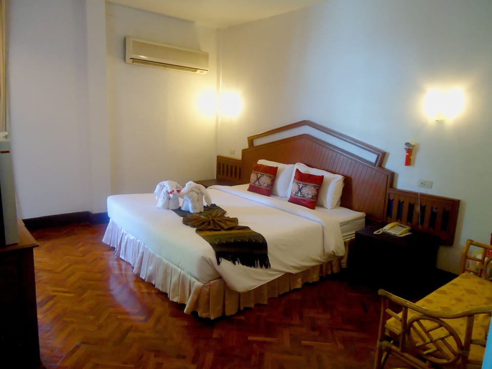 Deluxe Double Room | In-room safe, desk, rollaway beds, free WiFi