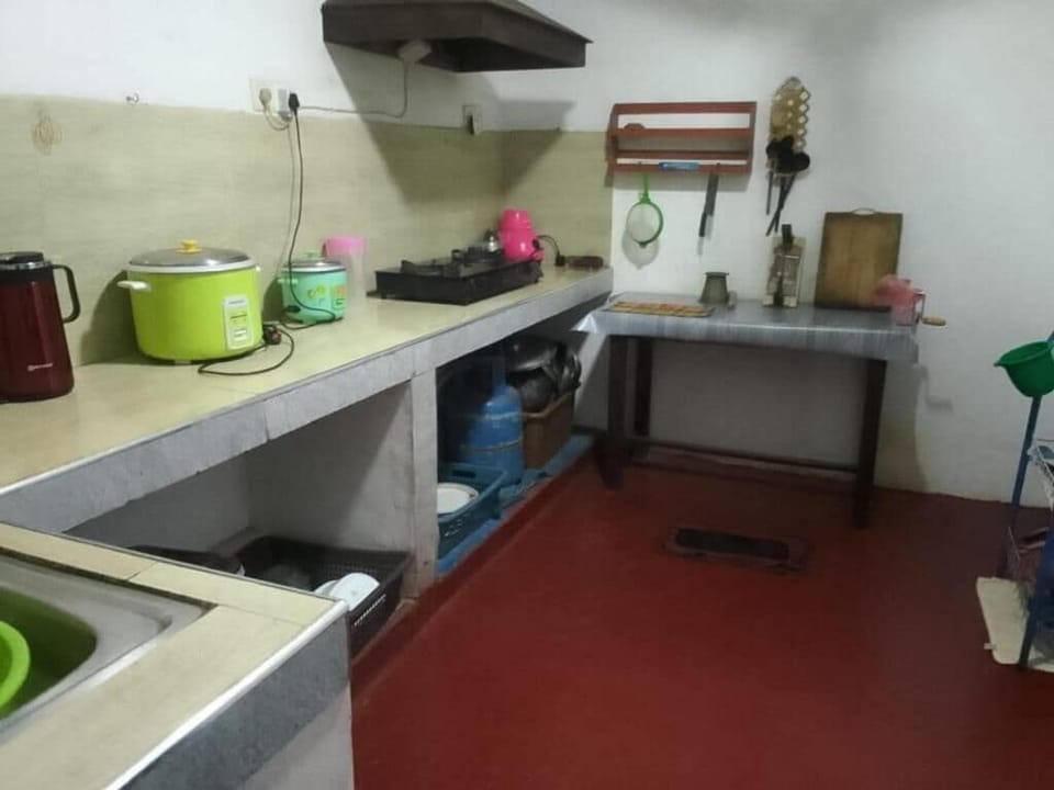 Basic Double Room, Balcony, Lake View | Desk