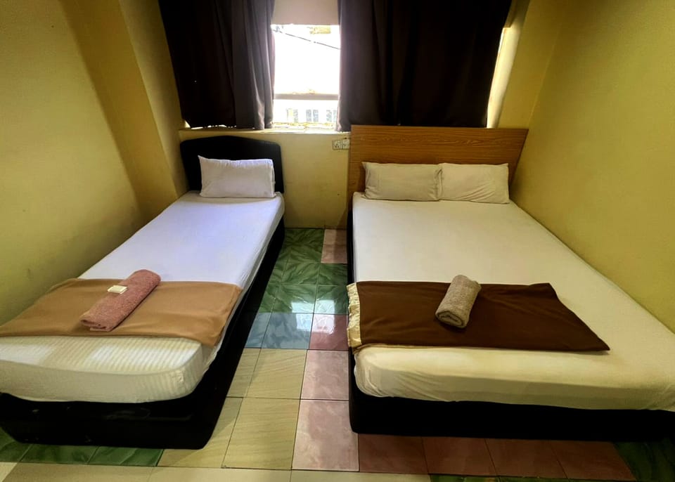 Triple Room | Iron/ironing board (on request), WiFi (free), bed sheets