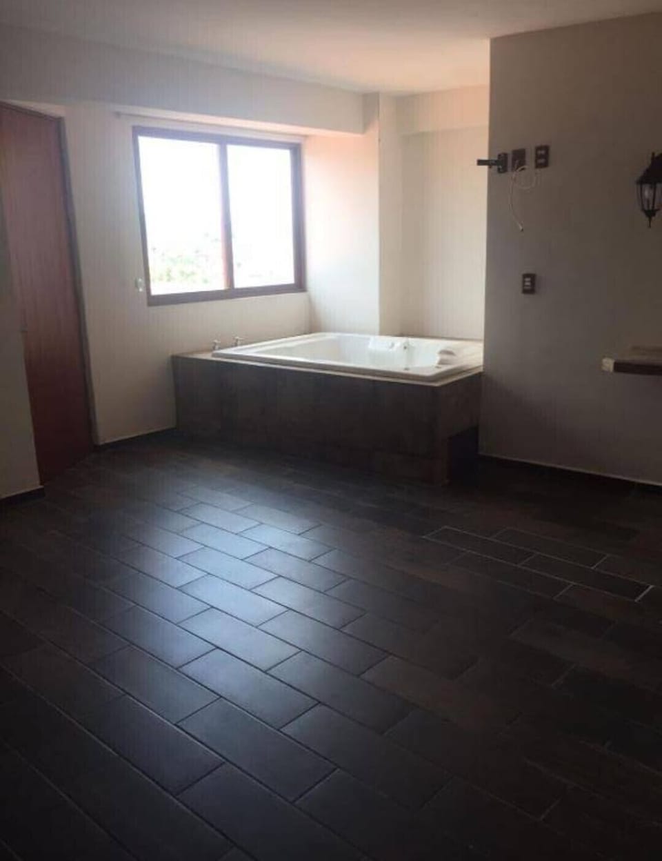 Deluxe Suite, Park View | Iron/ironing board (on request), WiFi (free)