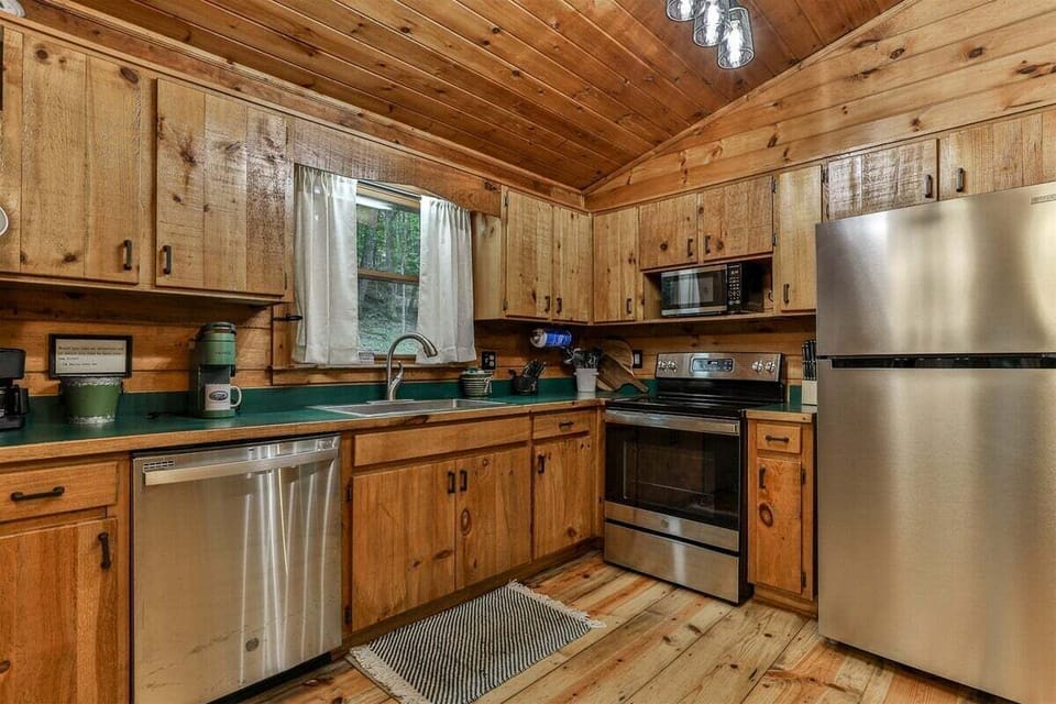 Fully Stocked Kitchen