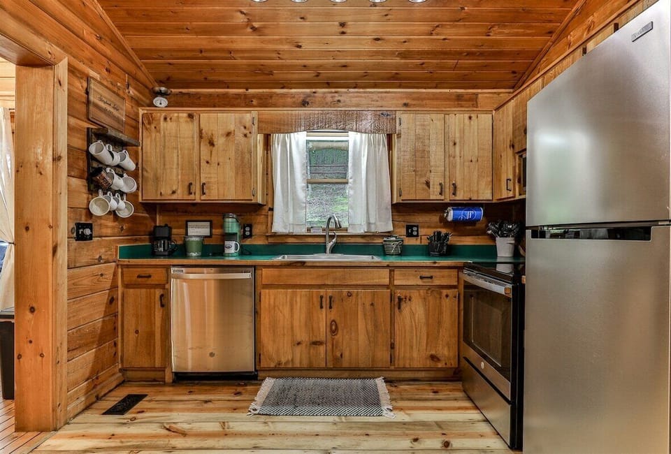 Enjoy A Meal In The Mountains