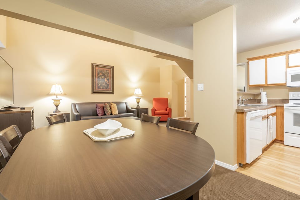 Enjoy the inviting living area that blends comfort and style, ideal for relaxing with family or friends.