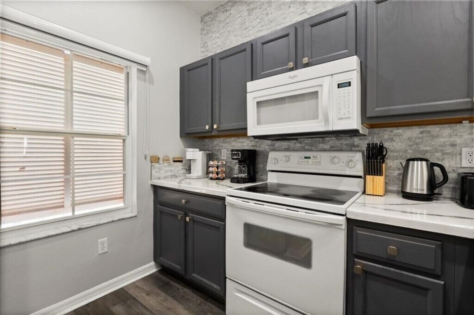 1109 Park Ridge Circle (10).jpg