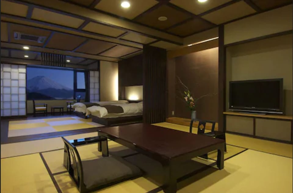 Modern Japanese Western Room with Mt. Fuji view (Child under 12 years old cannot be accommodated) | In-room safe, WiFi (free)