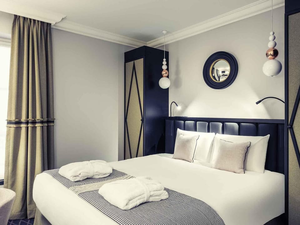 Premium bedding, minibar, in-room safe, desk