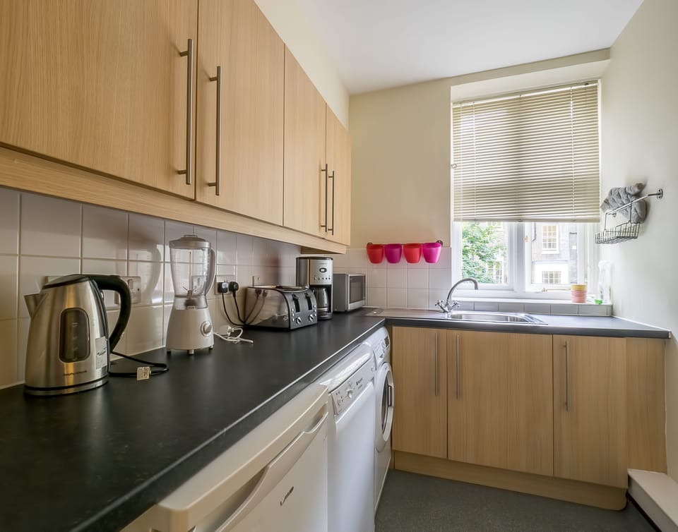 Superior Apartment, 2 Bedrooms | Private kitchen