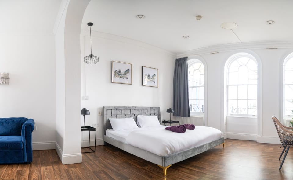Family Room Ensuite with Air Conditioning | Free WiFi, bed sheets