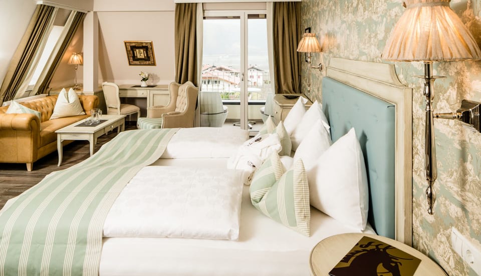 Suite | 1 bedroom, premium bedding, minibar, in-room safe