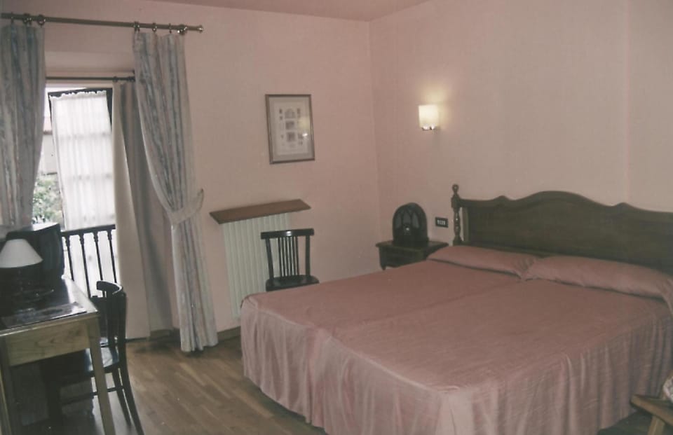 In-room safe, desk, blackout drapes, free cribs/infant beds