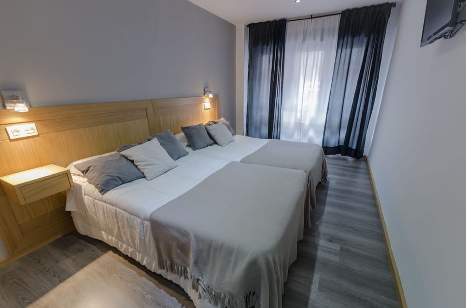 1 bedroom, in-room safe, desk, blackout drapes