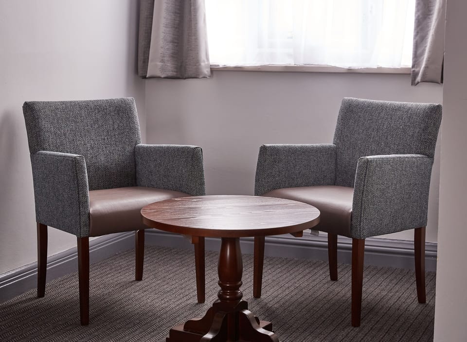 Double Room | Blackout drapes, iron/ironing board, free WiFi, bed sheets