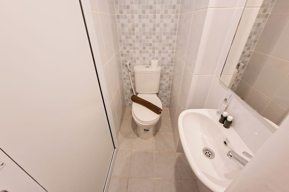 Standard Apartment | Bathroom