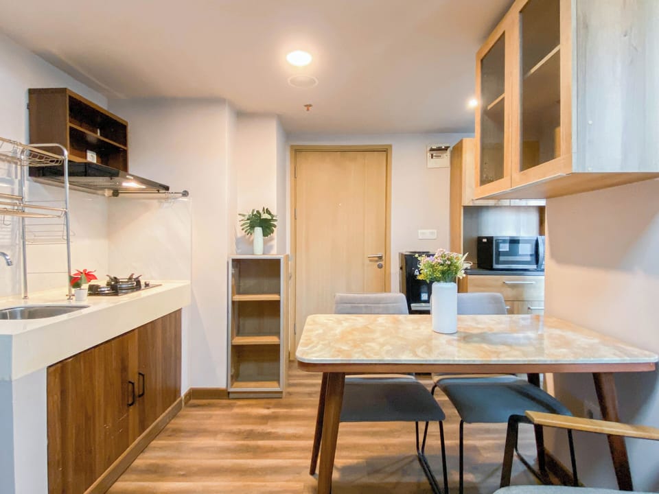 Standard Apartment | In-room dining