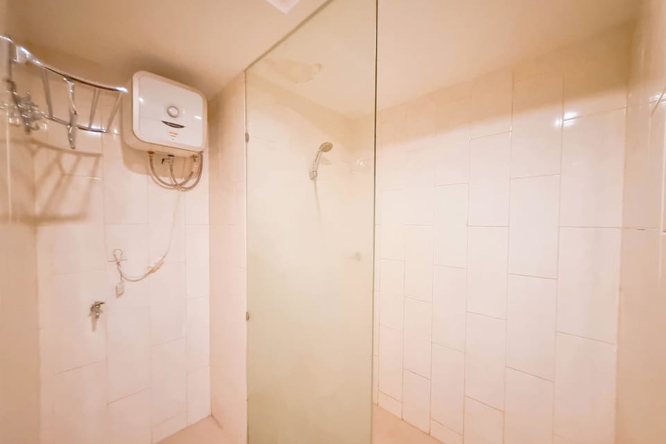 Standard Apartment | Bathroom