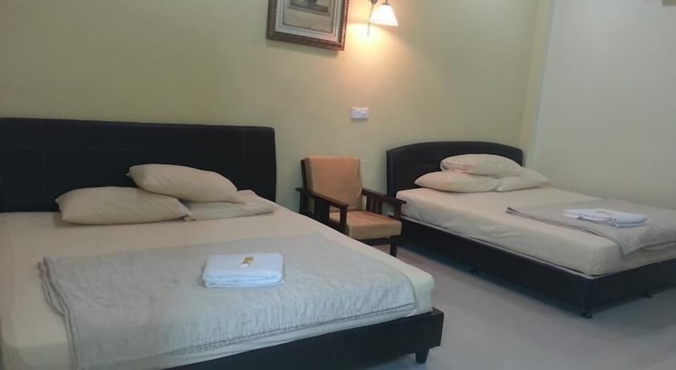 Family Room (5 Pax) | Desk, iron/ironing board (on request), rollaway beds (surcharge)