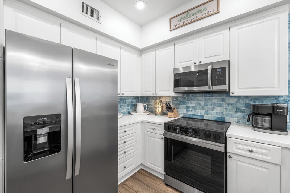 Kitchen Area  |  Main Floor