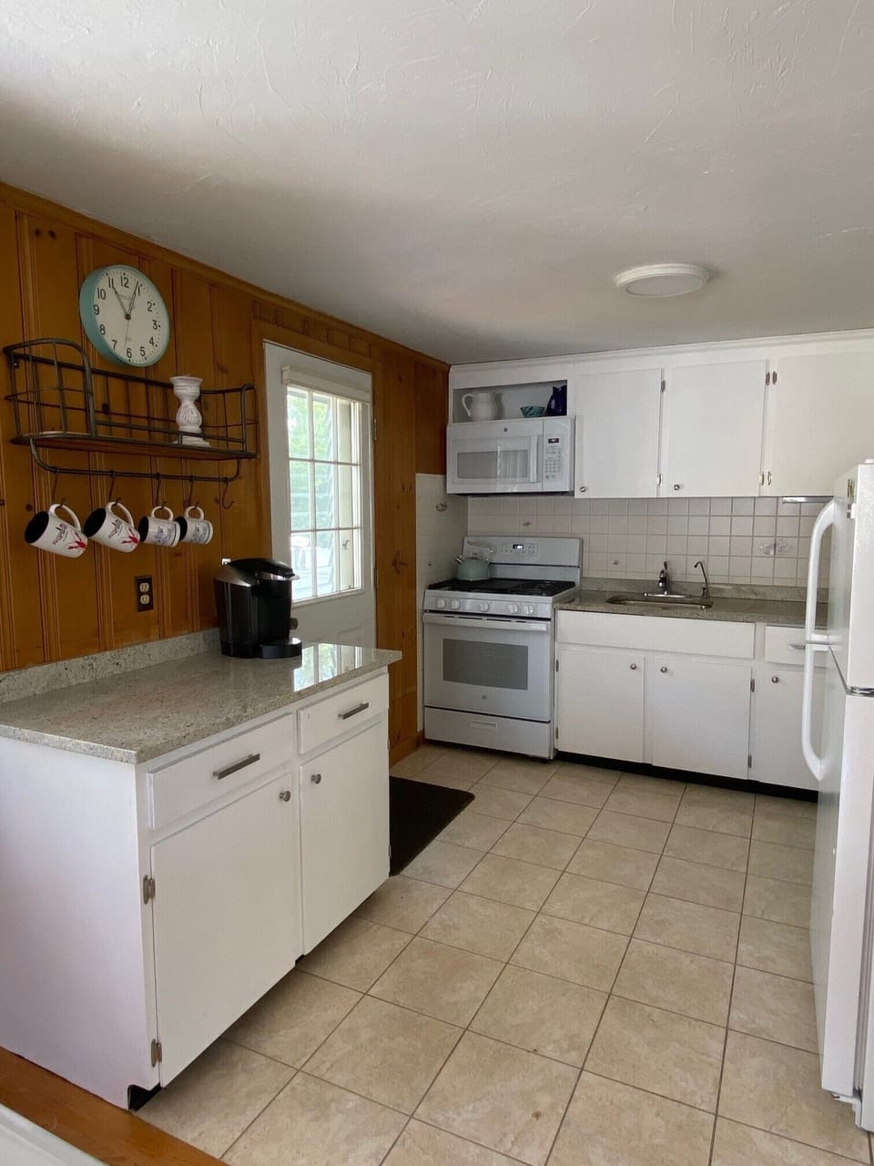 Coffee options include Drip coffee pot and Keurig.