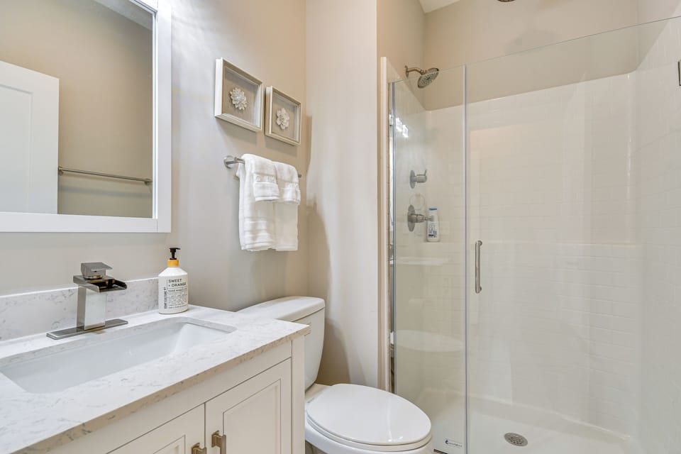 Full Bathroom