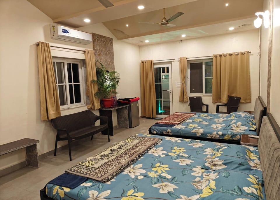 Family Double Room, Garden View | Desk, laptop workspace, free WiFi