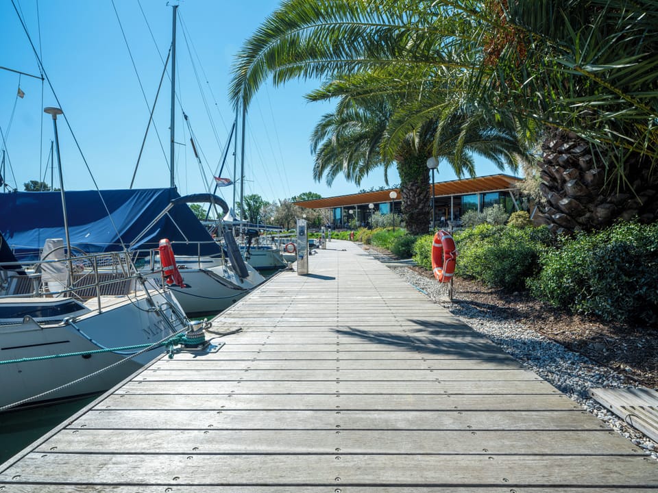 Dock
