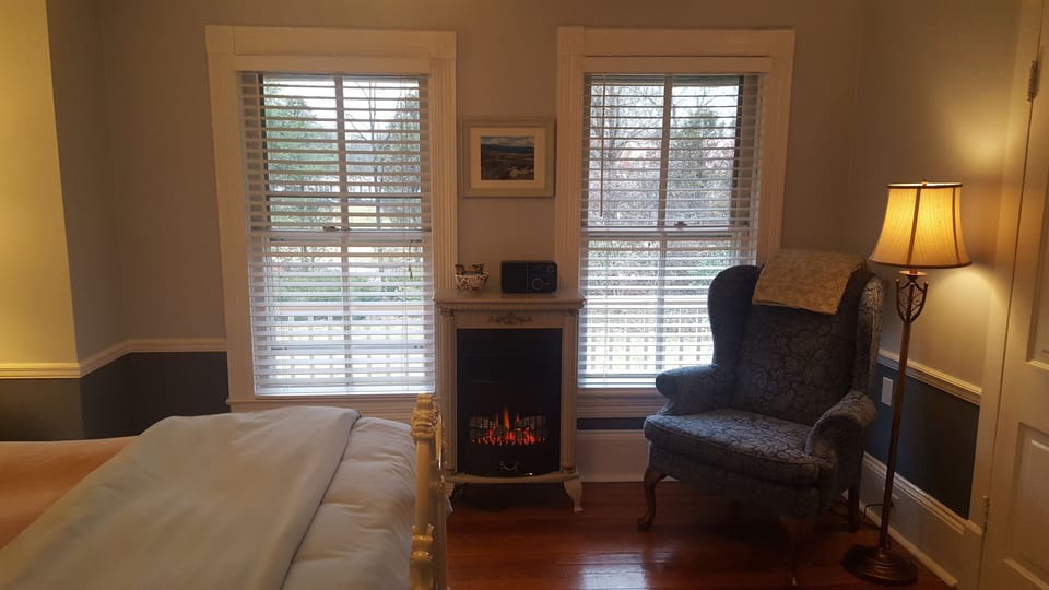 Standard Double Room, 1 Queen Bed, Garden View | Premium bedding, individually decorated, individually furnished, desk
