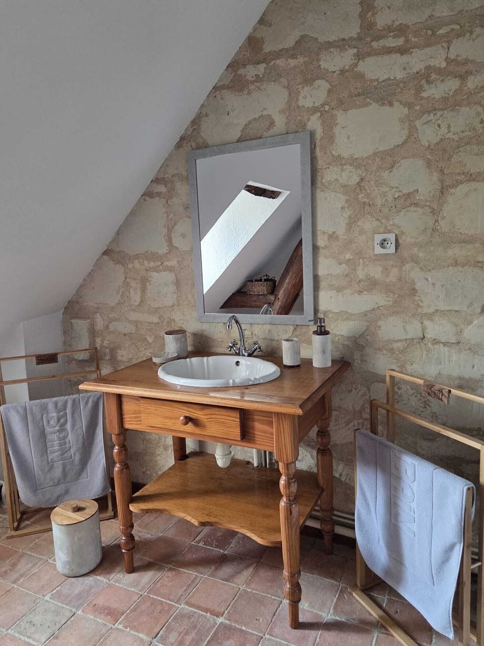 AU PIED DU LAVOIR Bed and Breakfast in Gennes-Val-de-Loire