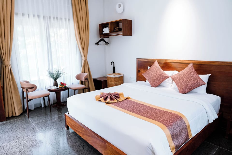 Tropical Garden Bungalow | Minibar, in-room safe, desk, soundproofing