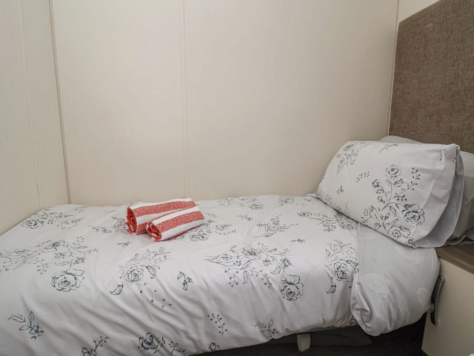 2 bedrooms, individually decorated, individually furnished, free WiFi