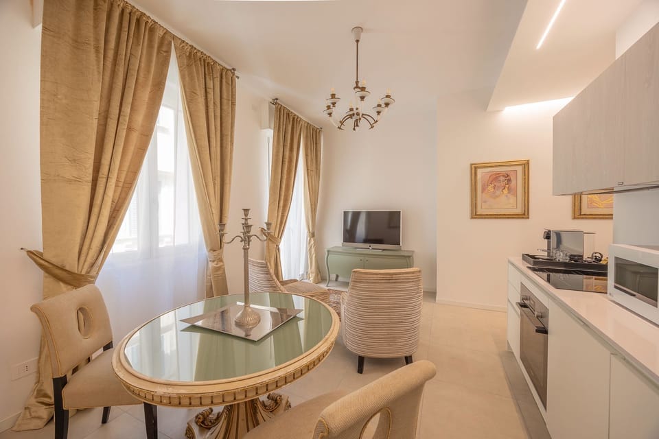 Premium Suite, Balcony, City View | Living area
