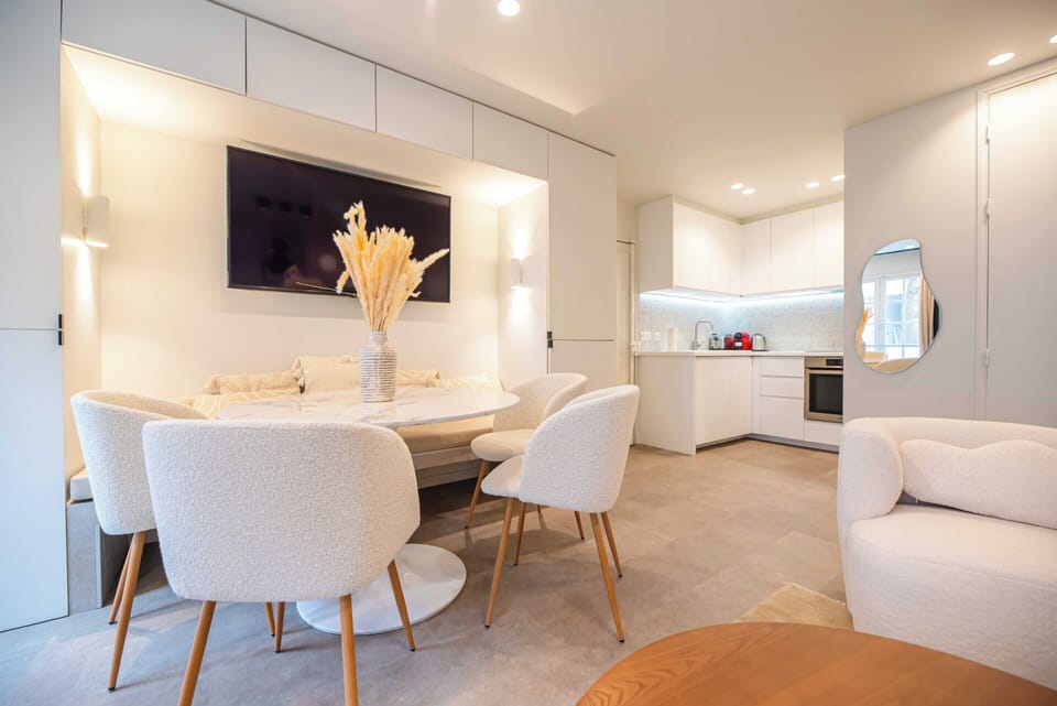 Apartment | Dining