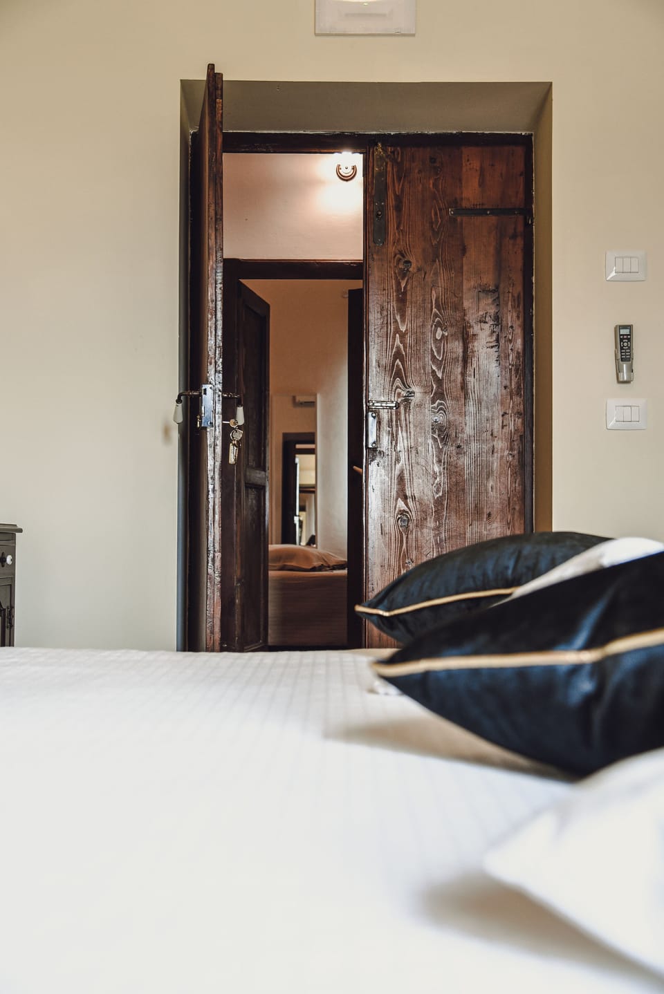 Classic Double Room, Hill View | Egyptian cotton sheets, premium bedding, down comforters, minibar